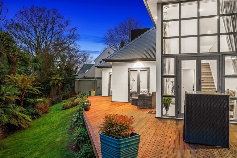 Photo of property in 366 Sawyers Arms Road, Harewood, Christchurch, 8051