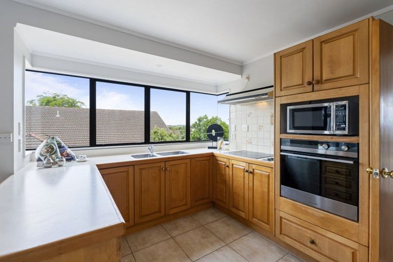 Photo of property in 70 Aberfeldy Avenue, Highland Park, Auckland, 2010
