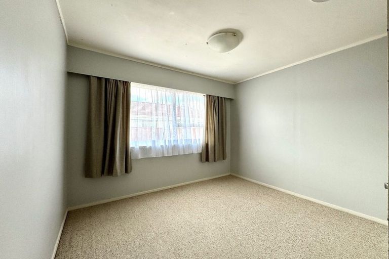 Photo of property in 1/27 Butley Drive, Farm Cove, Auckland, 2012