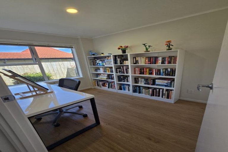 Photo of property in 2/2 Keldale Place, Forrest Hill, Auckland, 0620