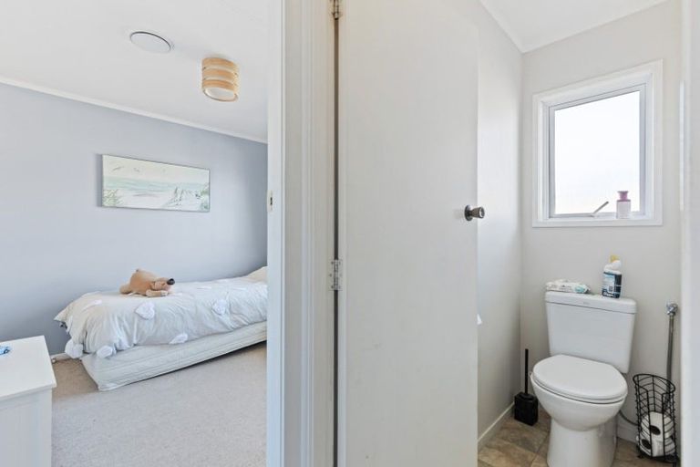 Photo of property in 8 Oleander Place, Bell Block, New Plymouth, 4312