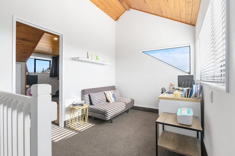 Photo of property in 2 Dallinger Street, St Andrews, Hamilton, 3200