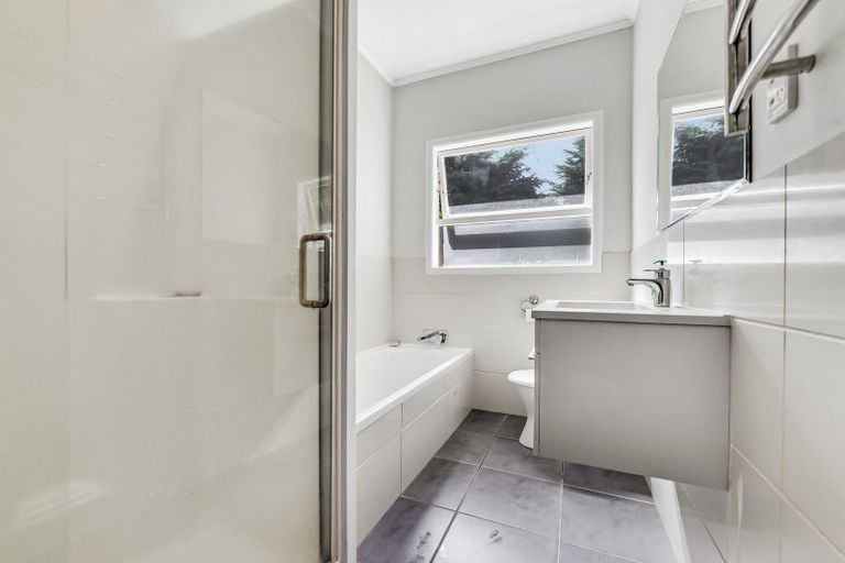 Photo of property in 24 Taniwha Street, Frankton, Hamilton, 3204