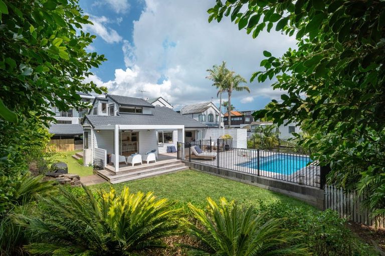 Photo of property in 1/15 Hart Road, Hauraki, Auckland, 0622