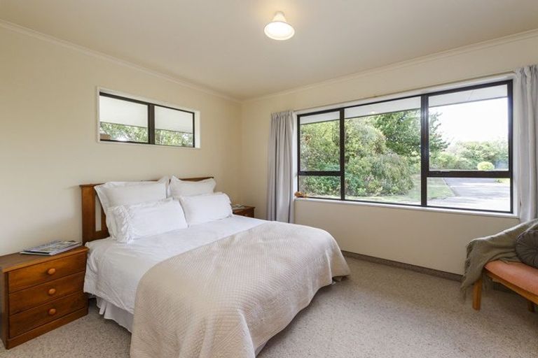 Photo of property in 515 Roberts Line, Kelvin Grove, Palmerston North, 4470