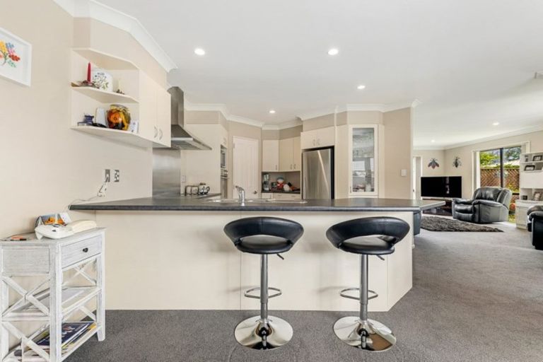 Photo of property in 17 Calvandra Grove, Rangiora, 7400