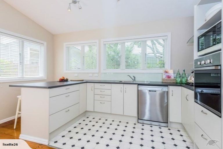 Photo of property in 34 Mozeley Avenue, Devonport, Auckland, 0624