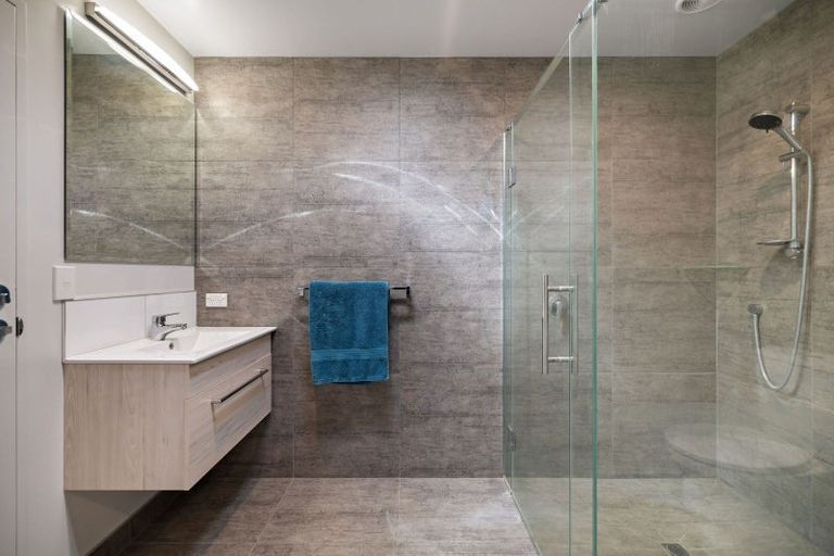 Photo of property in 2 Preston Drive, Arrowtown, 9302