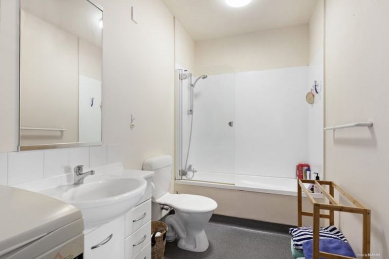 Photo of property in Luxford Villas, 105/72 Herald Street, Berhampore, Wellington, 6023