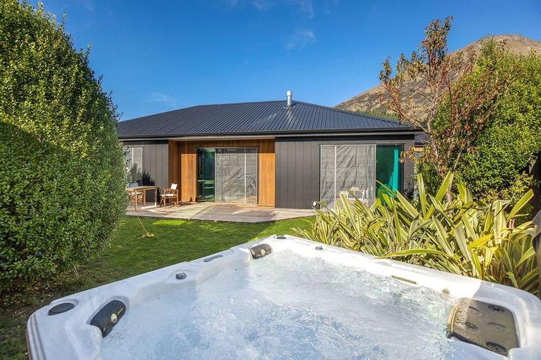 Photo of property in 18 Silver Street, Lower Shotover, Queenstown, 9304