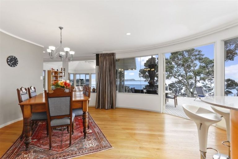 Photo of property in 30 Marellen Drive, Red Beach, 0932