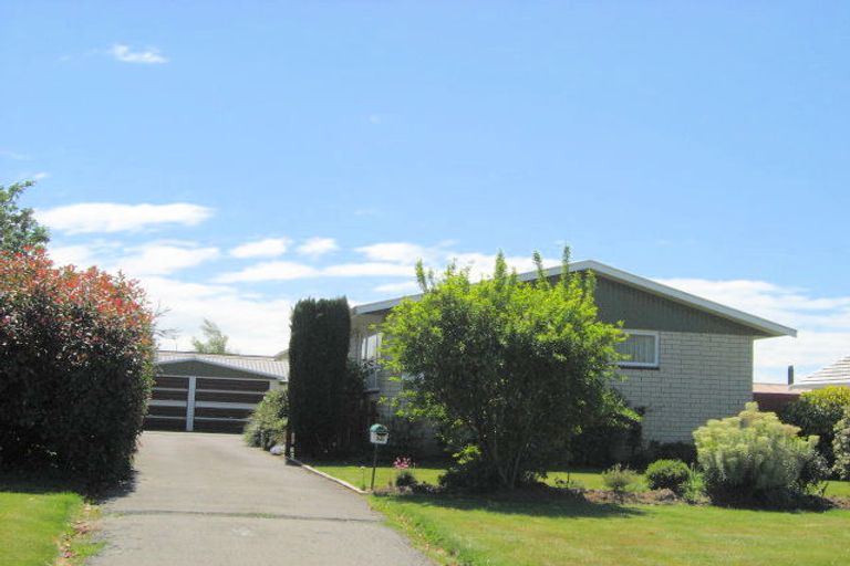 Photo of property in 36 Woodend Road, Woodend, 7610