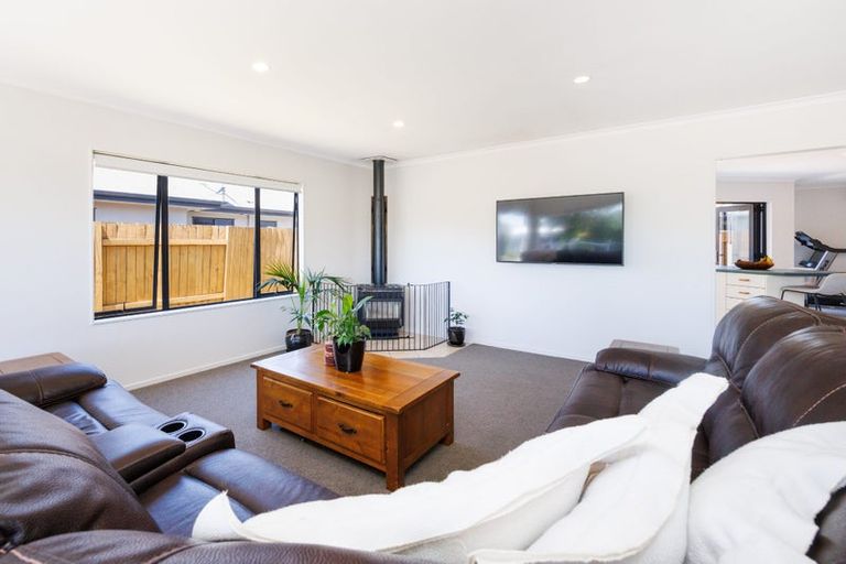 Photo of property in 110 Peter Hall Drive, Kelvin Grove, Palmerston North, 4414