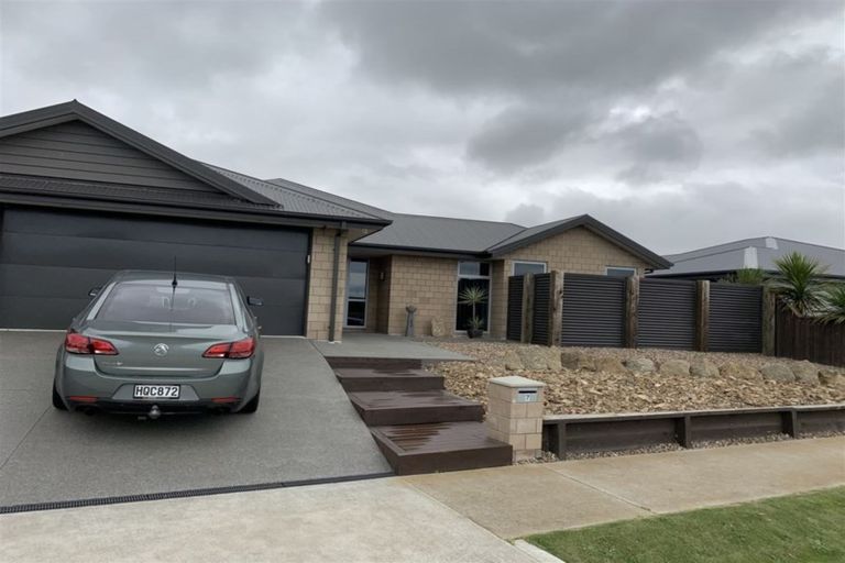 Photo of property in 7 Whakatipu Street, Pegasus, 7612