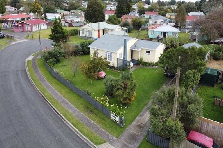 Photo of property in 2 Ettrick Place, Tokoroa, 3420