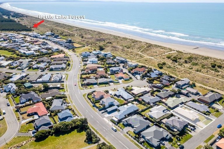 Photo of property in 5 Stout Street, Waimairi Beach, Christchurch, 8083