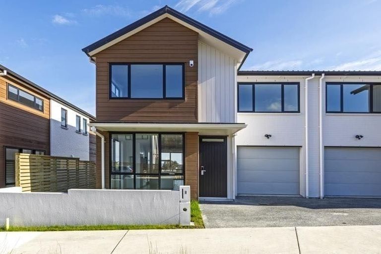 Photo of property in 8 Seafarer Crescent, Stanmore Bay, Whangaparaoa, 0932