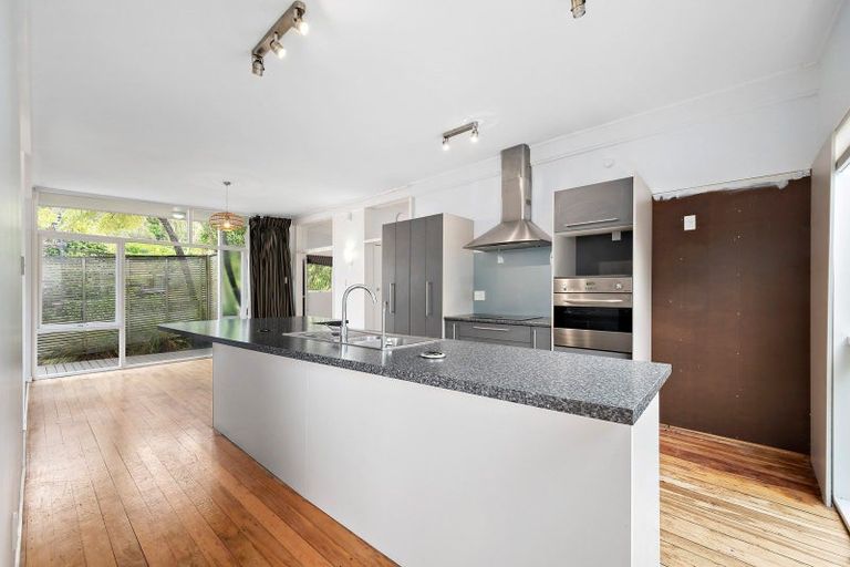 Photo of property in 3 Mamaku Grove, Khandallah, Wellington, 6035