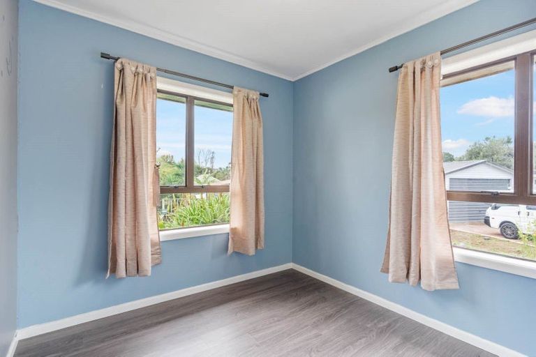 Photo of property in 6 Serjeant Street, Henderson, Auckland, 0612