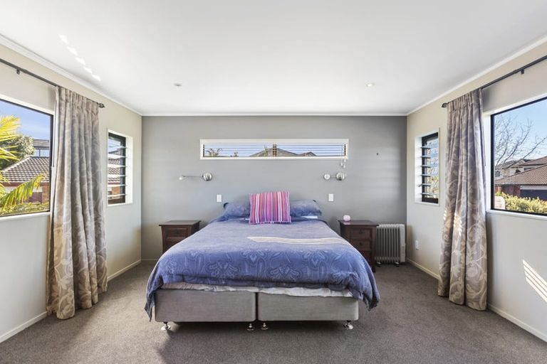 Photo of property in 21 Deanna Drive, West Harbour, Auckland, 0618