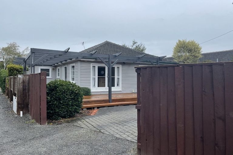 Photo of property in 1/25 Aorangi Road, Bryndwr, Christchurch, 8053