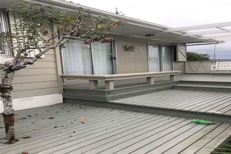 Photo of property in 134 Waimumu Road, Massey, Auckland, 0614