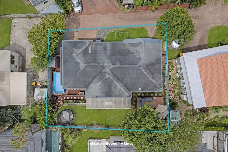 Photo of property in 120b Triangle Road, Massey, Auckland, 0614