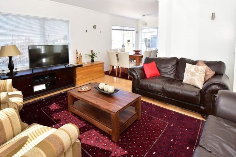 Photo of property in 1/45 Castor Bay Road, Castor Bay, Auckland, 0620