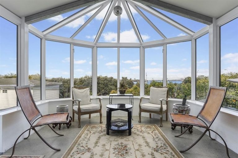 Photo of property in 35 Princes Street, Northcote Point, Auckland, 0627