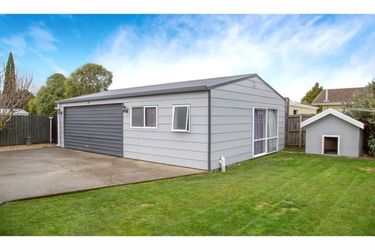 Photo of property in 127 Northcote Road, Northcote, Christchurch, 8052