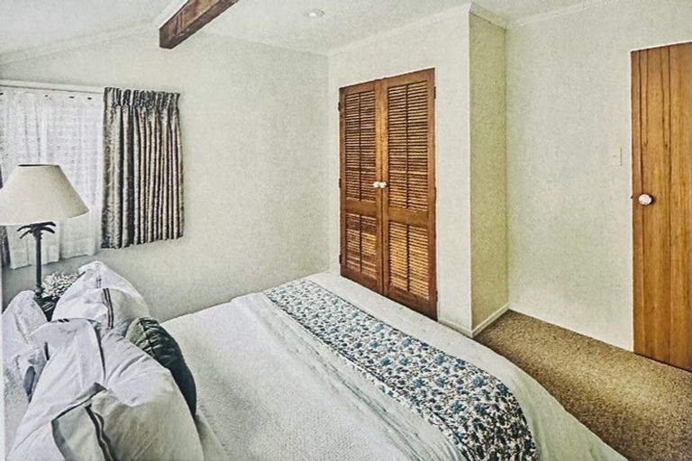 Photo of property in 51 Peterhouse Street, Tawa, Wellington, 5028