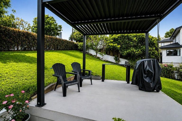 Photo of property in 4 Gallony Avenue, Massey, Auckland, 0614