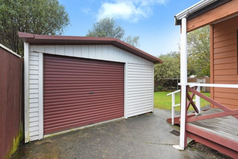 Photo of property in 15a Montgomery Crescent, Clouston Park, Upper Hutt, 5018
