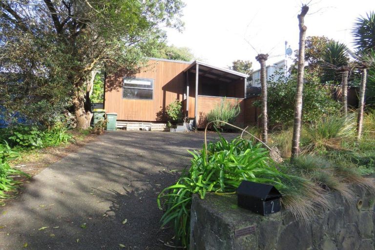 Photo of property in 2 Ebrington Place, Strandon, New Plymouth, 4312