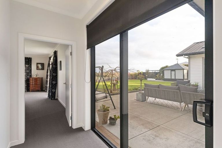 Photo of property in 58 Rodeo Drive, Kelvin Grove, Palmerston North, 4414