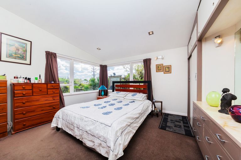 Photo of property in 2a Woodvale Road, Glen Eden, Auckland, 0602