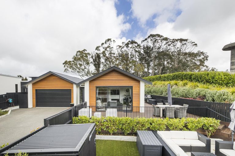 Photo of property in 137 Atawhai Road, Fitzherbert, Palmerston North, 4410