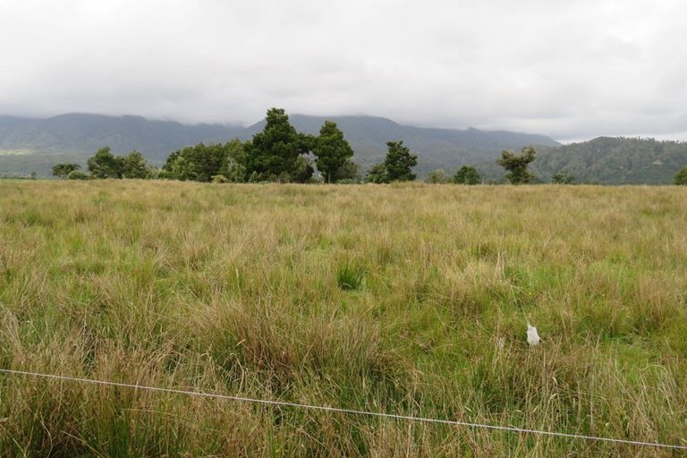 Photo of property in 24 Curries Road, Karamea, 7893