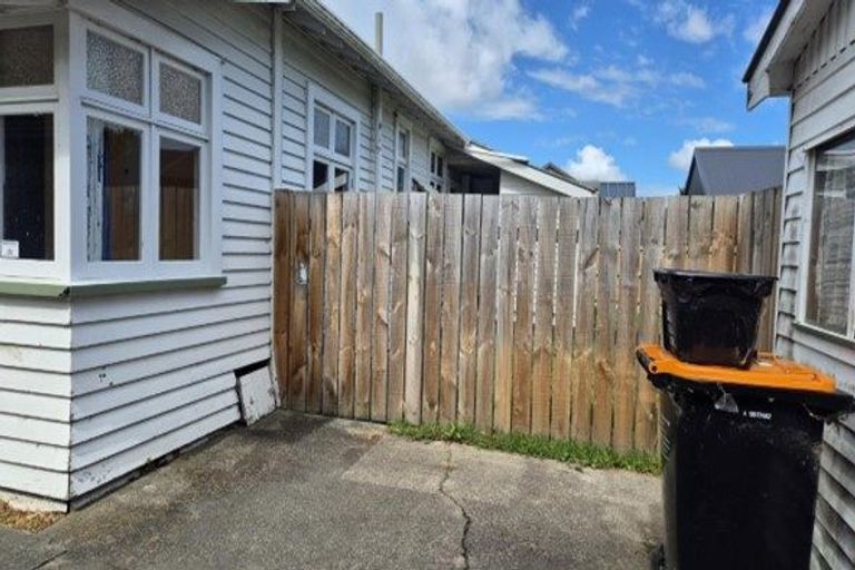 Photo of property in 27 Manapouri Crescent, Hokowhitu, Palmerston North, 4410