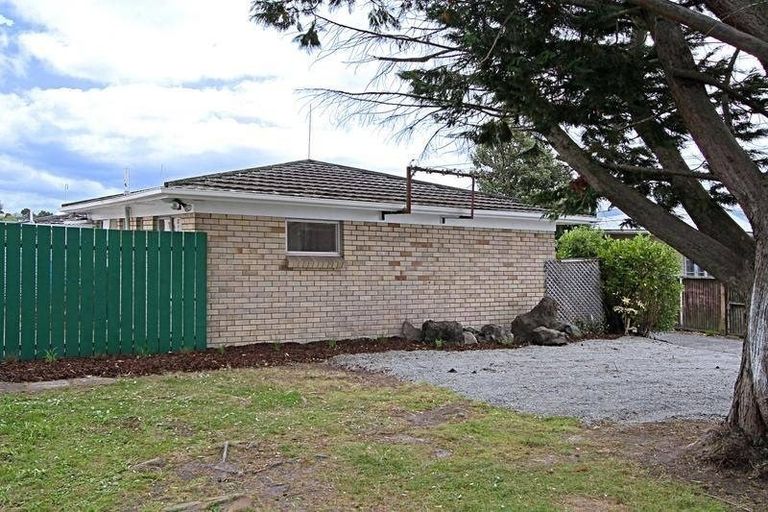 Photo of property in 1/4046 Great North Road, Glen Eden, Auckland, 0602