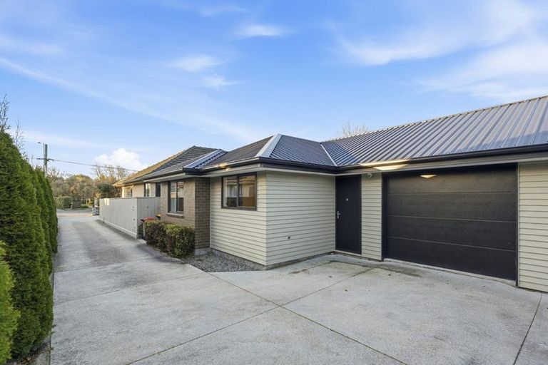 Photo of property in 1/137 Maidstone Road, Ilam, Christchurch, 8041