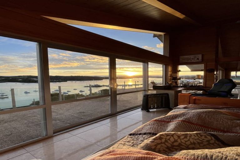 Photo of property in 18 Sir George Back Street, Opua, 0200