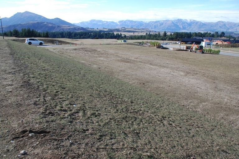 Photo of property in 3 Lauderdale Lane, Wanaka, 9305