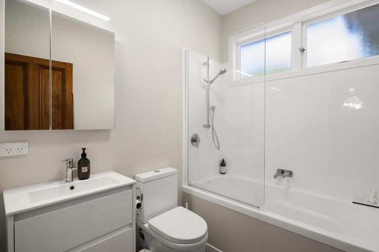 Photo of property in 10 Donald Crescent, Karori, Wellington, 6012