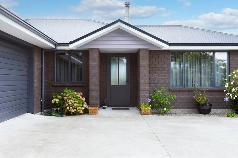 Photo of property in 8 Gordon Street, Woodville, 4920