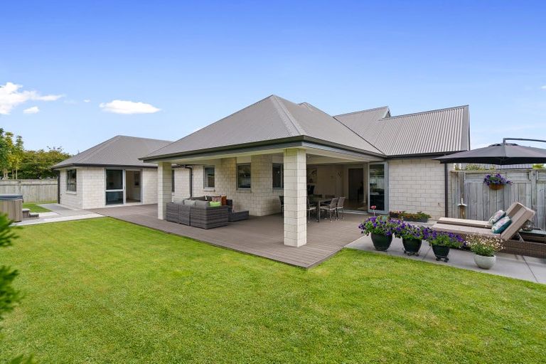 Photo of property in 17 Henry Bell Close, Leamington, Cambridge, 3432