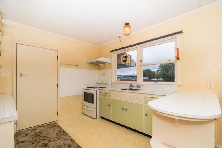Photo of property in 6 Ellesmere Crescent, Highbury, Palmerston North, 4412