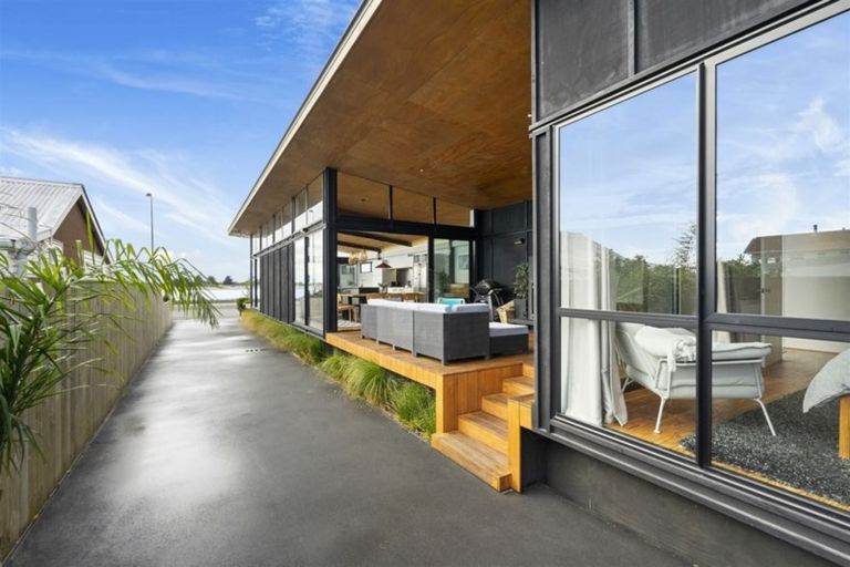 Photo of property in 69a Beachville Road, Redcliffs, Christchurch, 8081