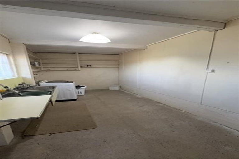 Photo of property in 19 Scott Street, Moturoa, New Plymouth, 4310