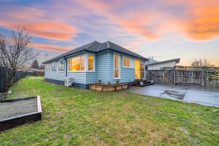 Photo of property in 14 Rowcliffe Crescent, Avonside, Christchurch, 8061